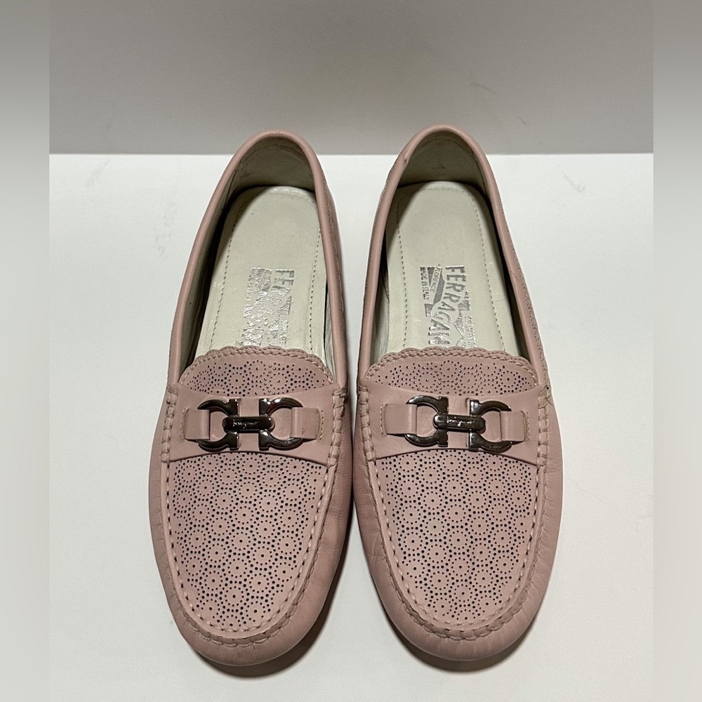 Salvatore Ferragamo Women’s Pink Leather Perforated Loafers size 7